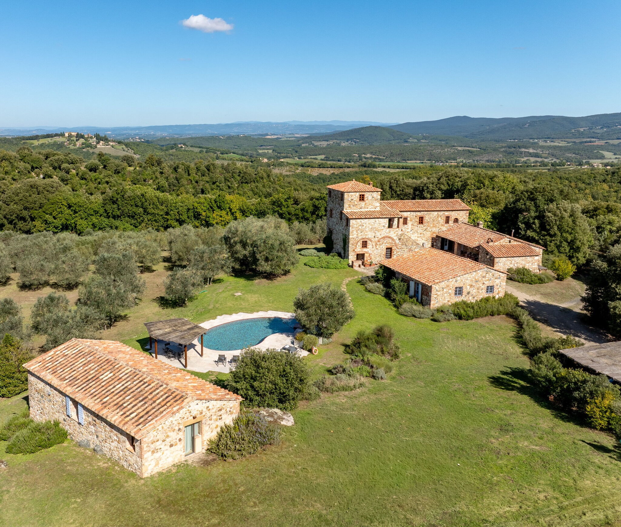 Elegant Five Bedroom Retreat in Tuscany