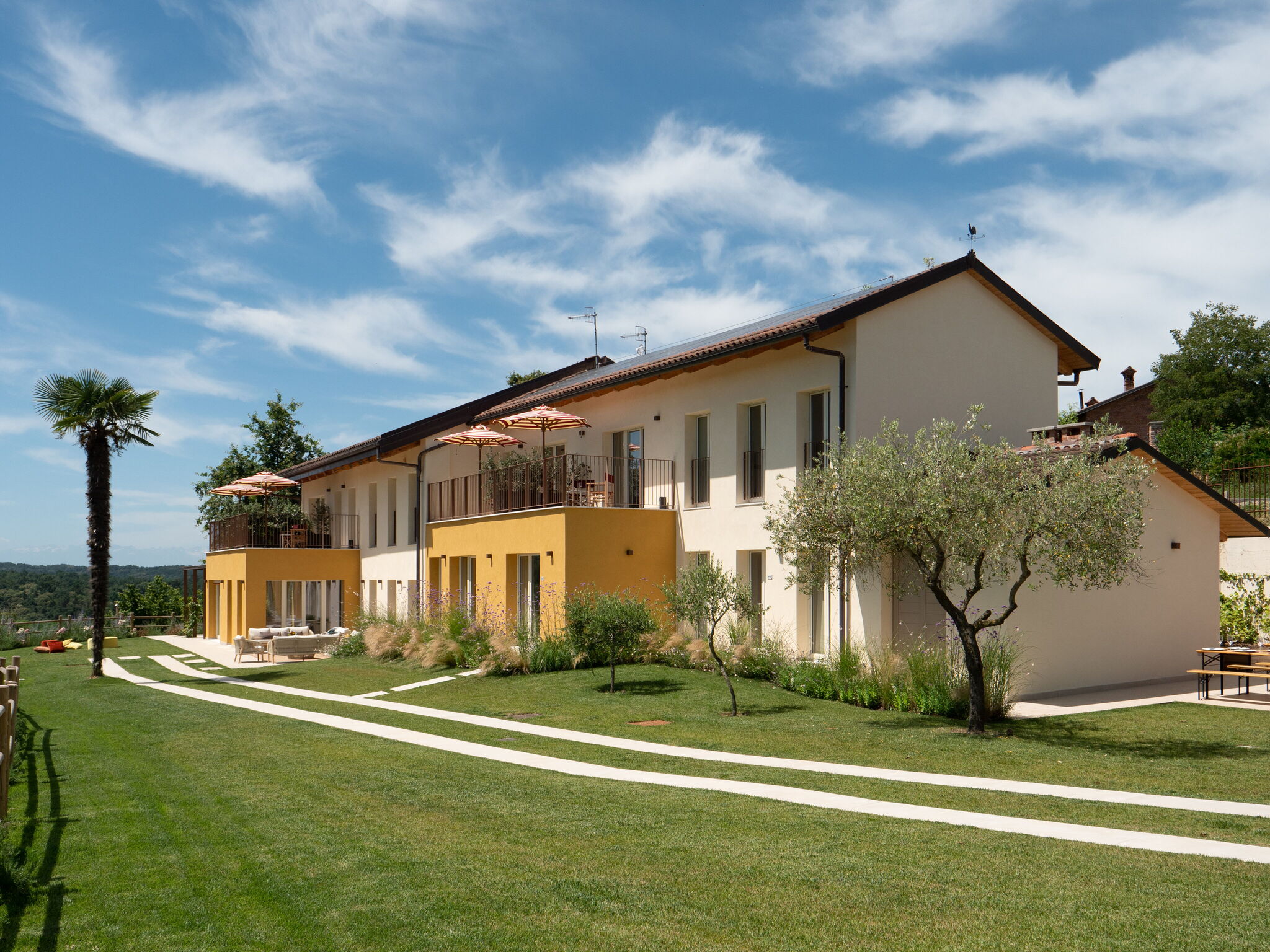 Terraced Ten Bedroom Villa in Piedmont