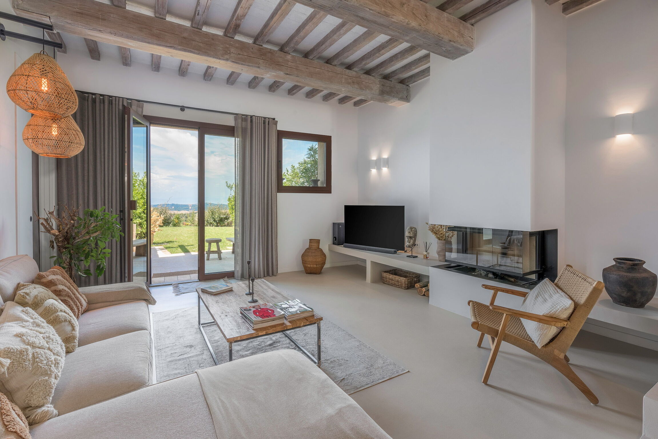 Tranquil Garden Apartment in Tuscany